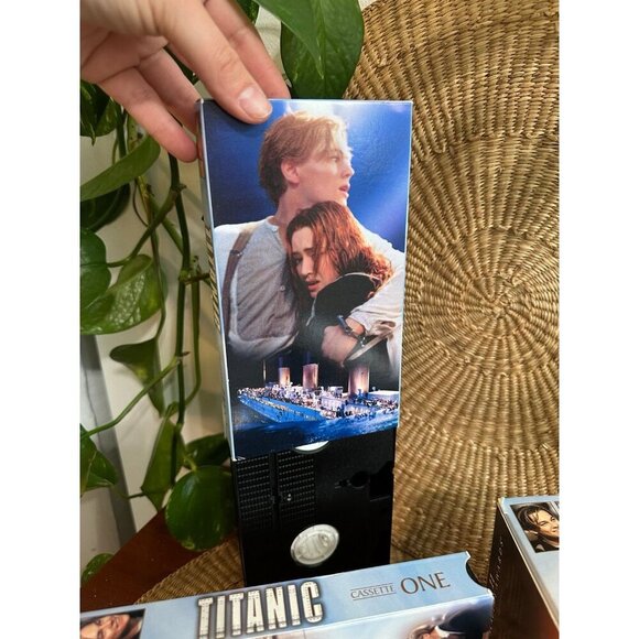 Titanic VHS 2 set - Picture 9 of 10
